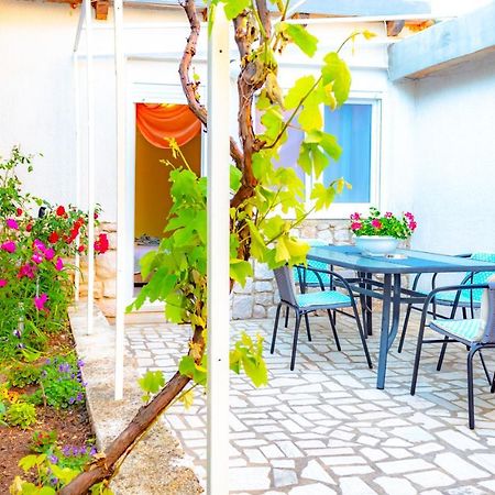 Vacation Home Grill & Chill With 350M2 Garden With Bbq โนวีวีโนดอลสกี ภายนอก รูปภาพ