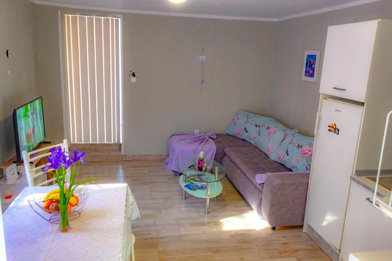 Vacation Home Grill & Chill With 350M2 Garden With Bbq โนวีวีโนดอลสกี ภายนอก รูปภาพ